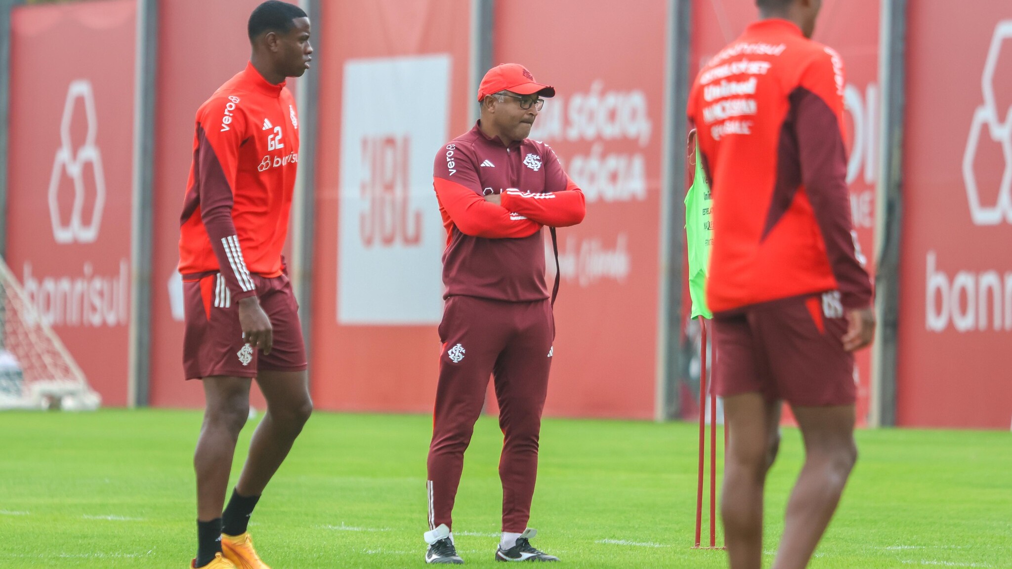 Saiba quem é o favorito para a  vaga de Gabriel Carvalho na partida contra o São Paulo