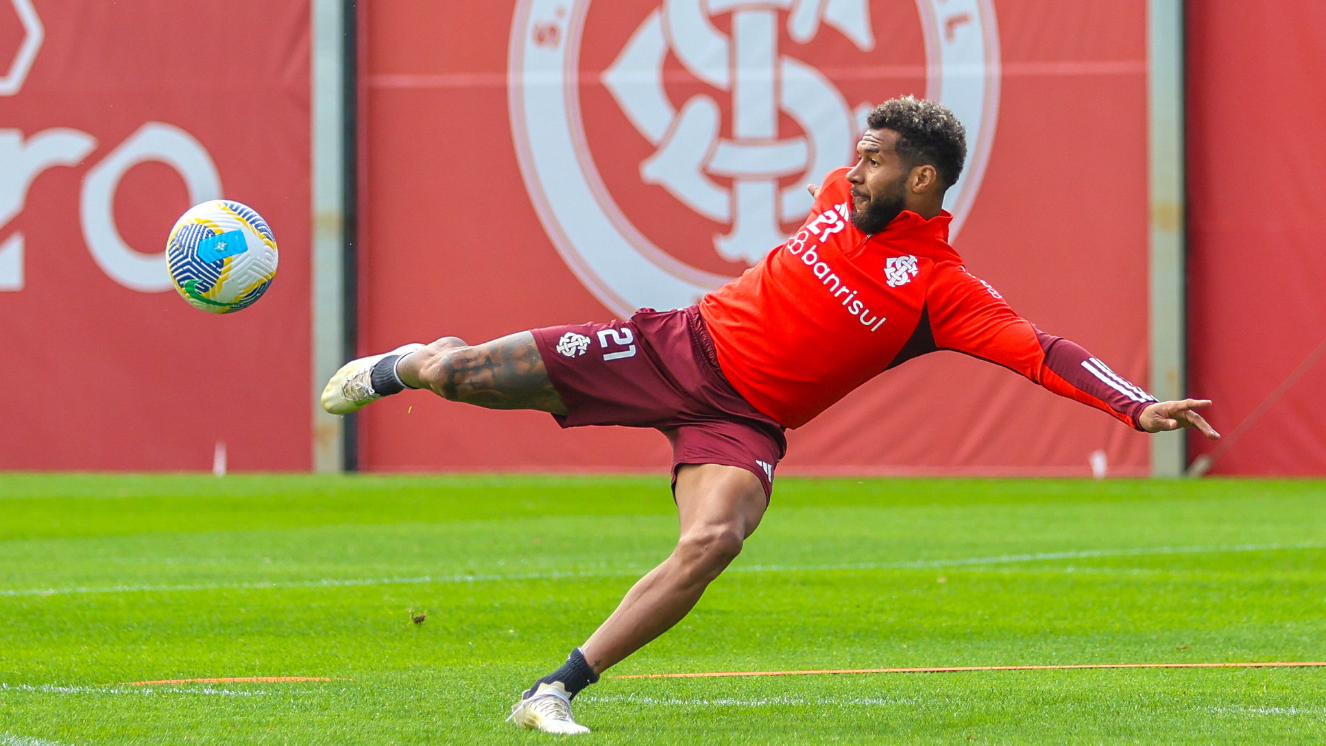 Um fato impressionante envolvendo Rafael Borré e Wesley