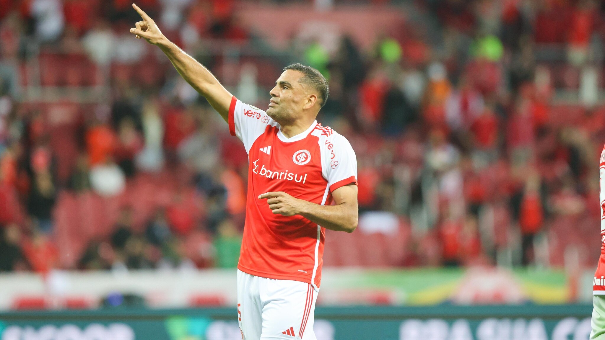 Roger Machado faz pedido para a direção sobre Gabriel Mercado; entenda