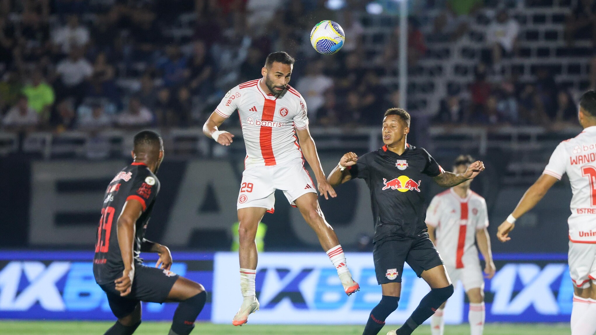 Santos e Flamengo não chegam a acordo e Thiago Maia retorna ao Inter; saiba mais: