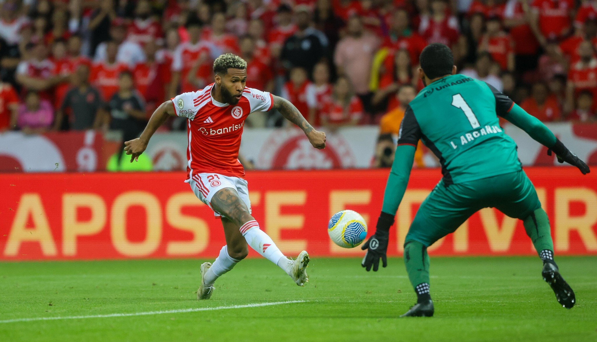 “75% é dele”; o que disse Wesley depois do Inter bater o Vitória