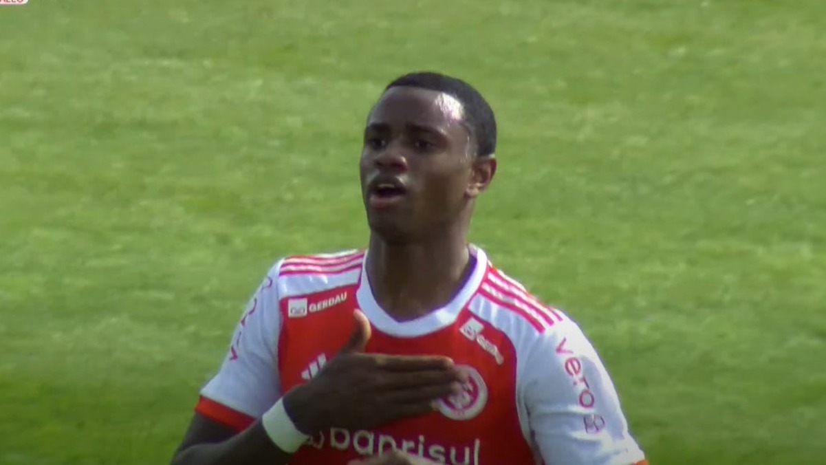 Vídeo: Ricardo Mathias marca belo gol em Gre-Nal pela Copa FGF