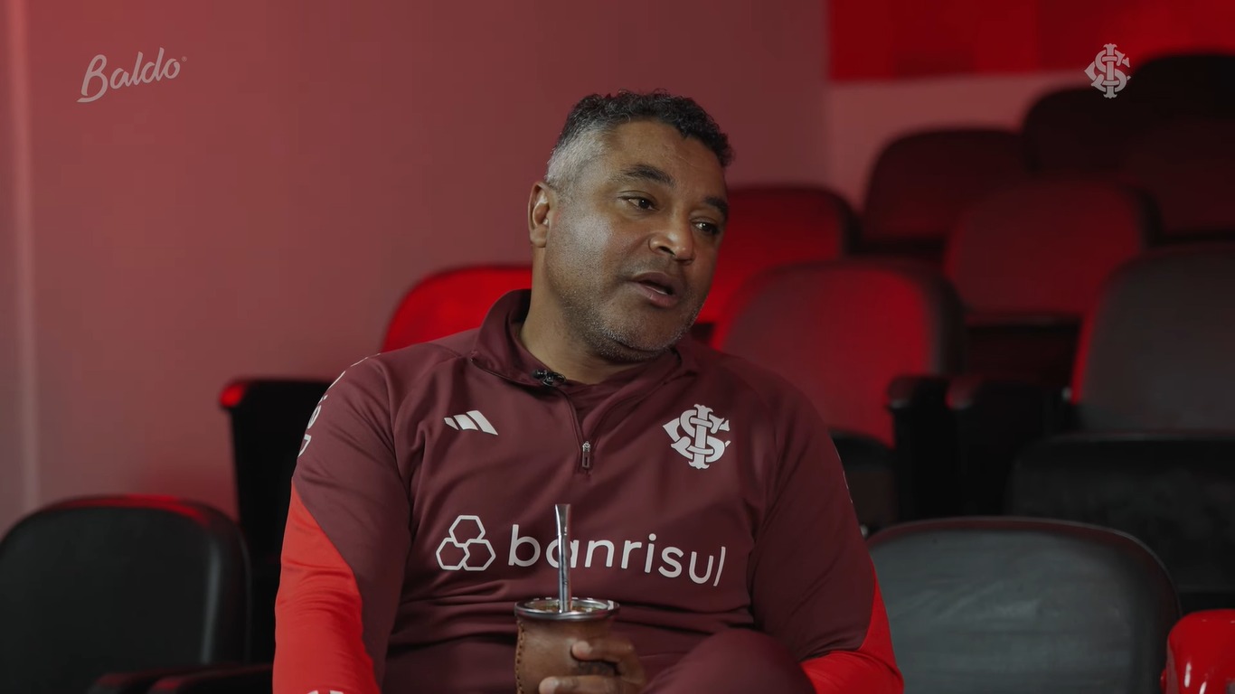 Roger Machado faz revelação surpreendente sobre Gabriel Carvalho; confira