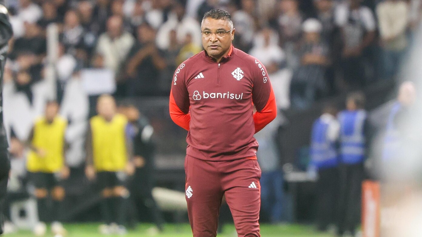 Roger Machado manda recado sobre o clássico Gre-Nal
