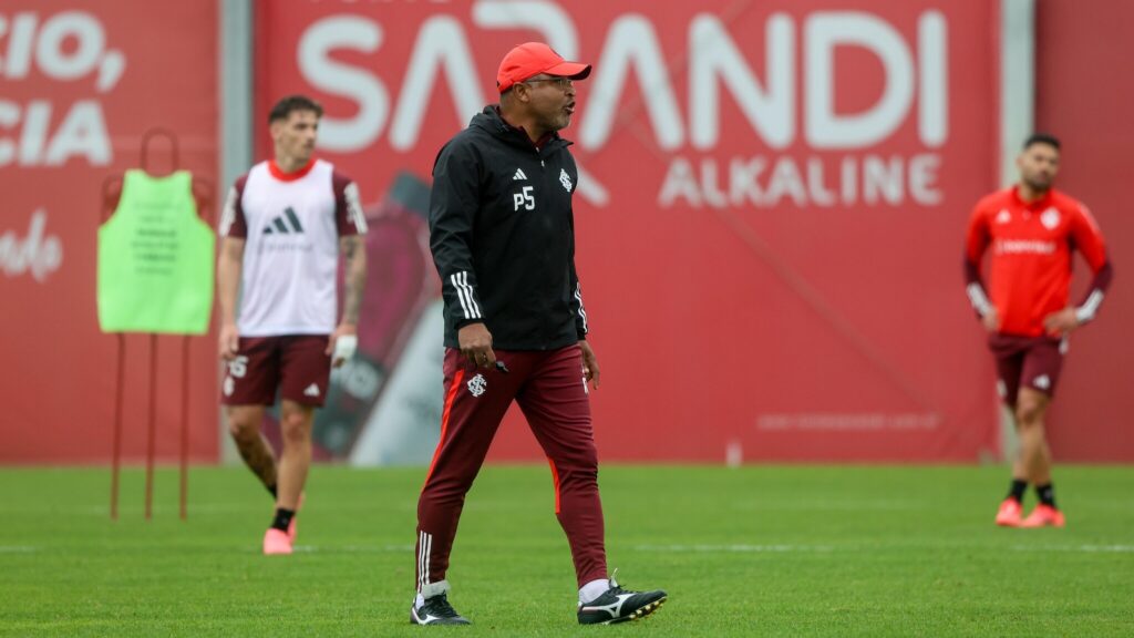 Roger Machado já indica quem será o substituto de Fernando e surpreende
