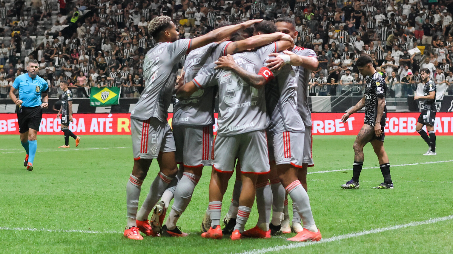 Melhor jogador de setembro do Brasileirão é do Inter; saiba mais