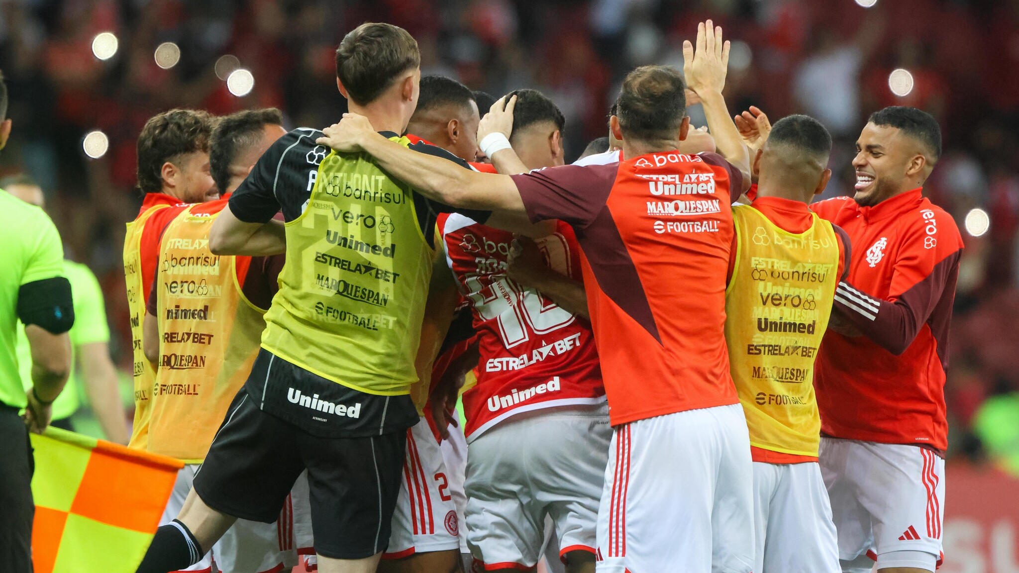 Inter tem três jogadores na seleção da rodada do Brasileirão, mas escolha causa polêmica; entenda