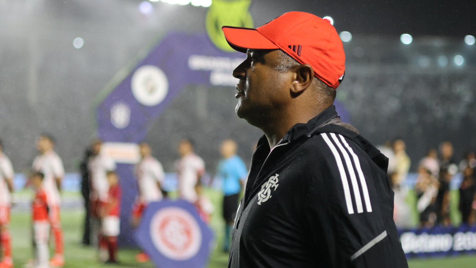 Sonho vivo? O que disse Roger Machado depois do Inter vencer o Vasco