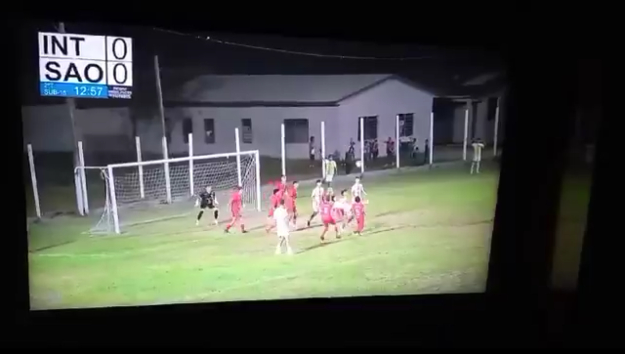 Jogador do Inter faz golaço e vídeo viraliza na web; veja: