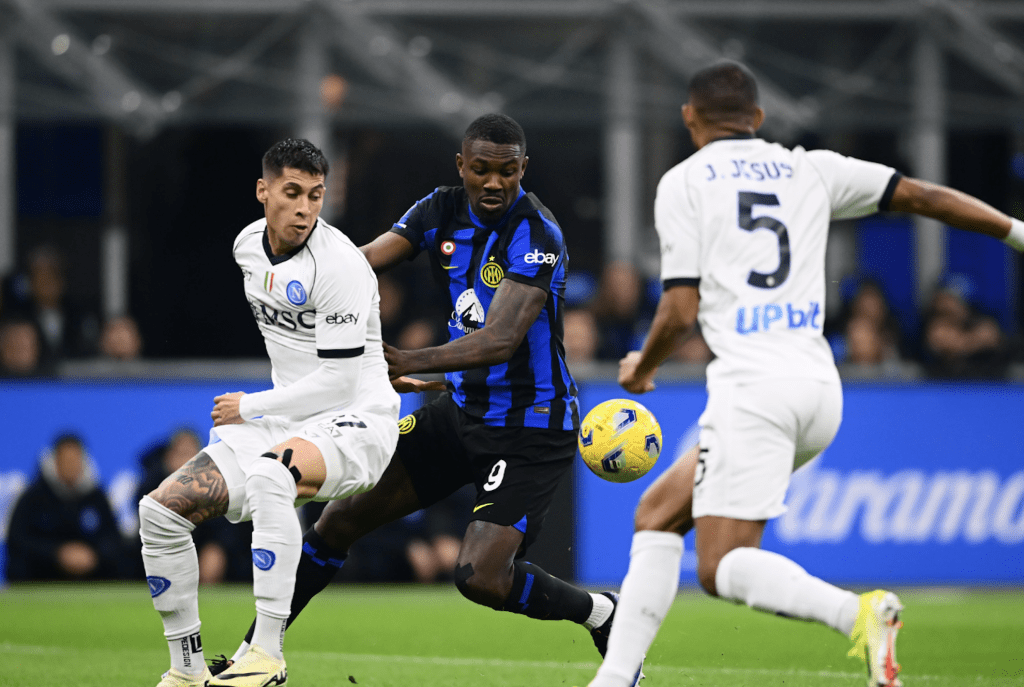 Zagueiro na mira do Inter deve deixar gigante europeu