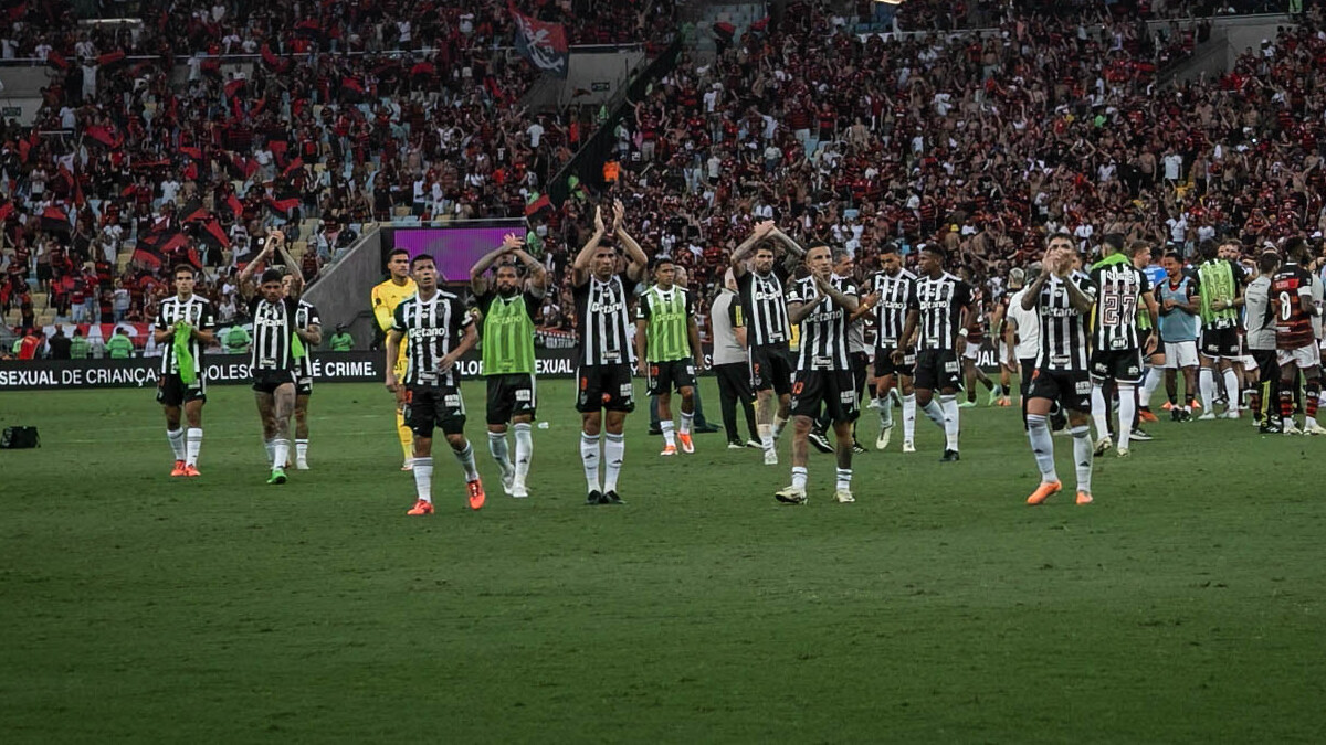 Atlético-MG confirma saída e ex-Inter fica livre no mercado