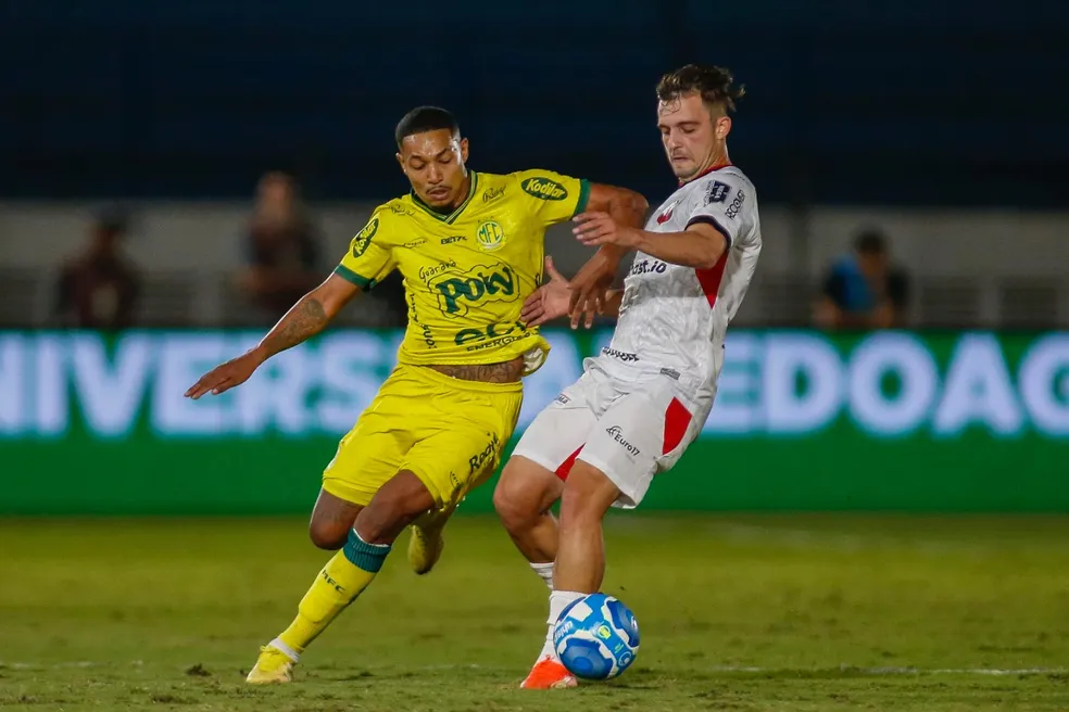Ceará acerta a contratação de jogador com passagem pela base do Inter