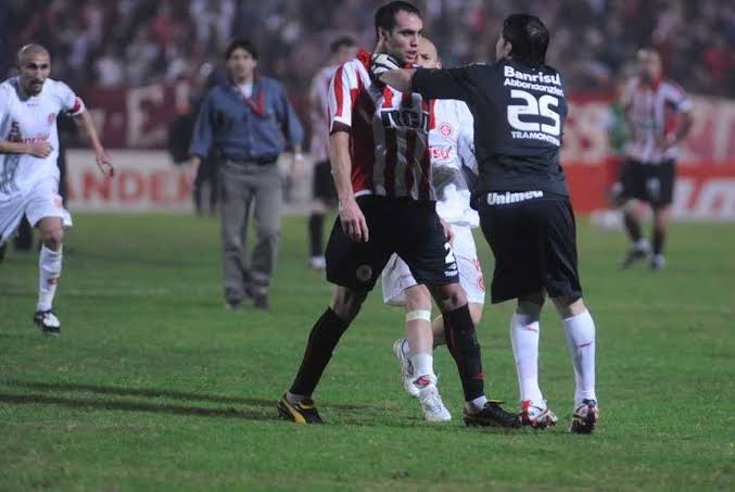 Novo auxiliar do Grêmio se envolveu em polêmica contra o Inter em 2010
