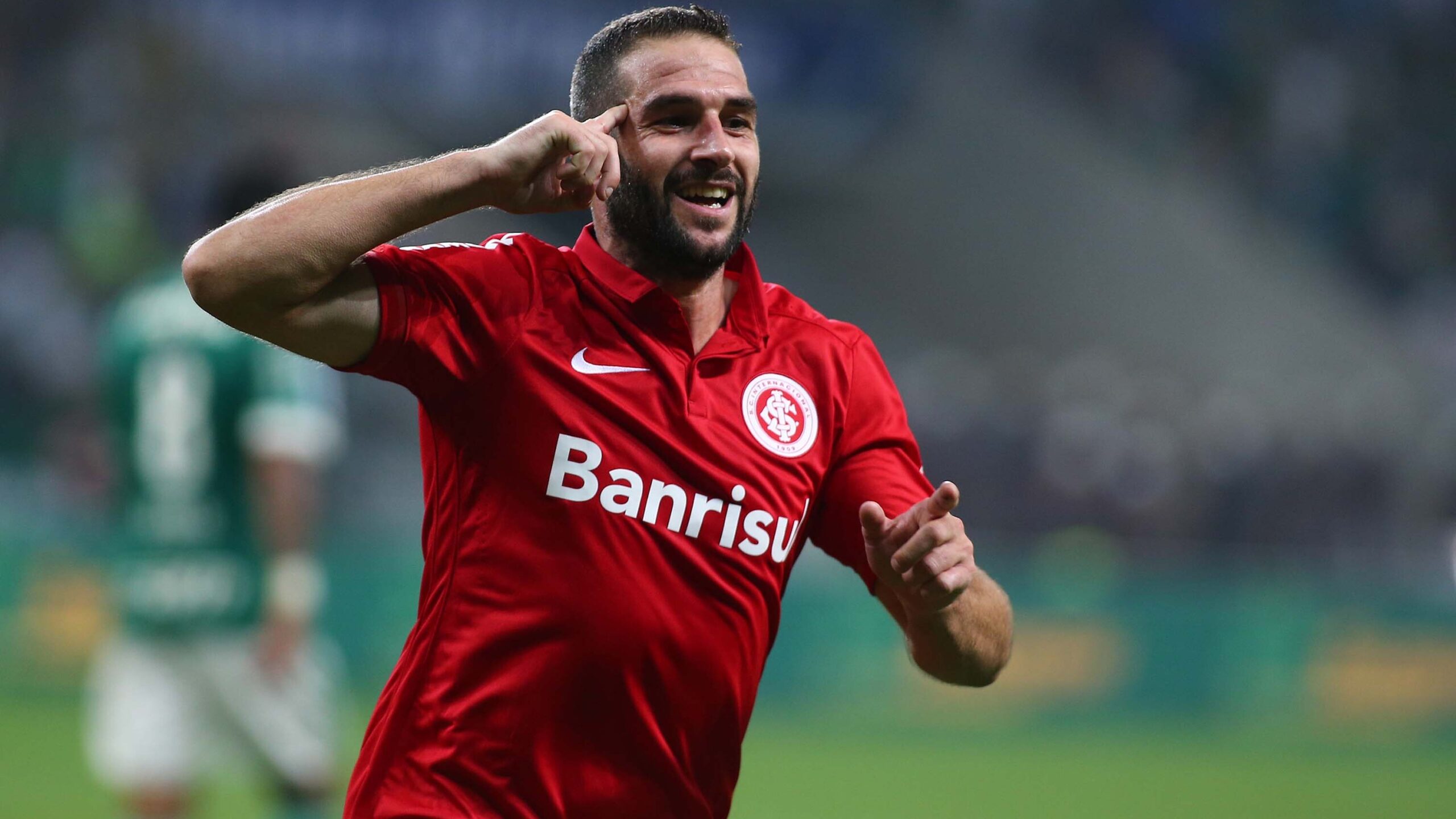 Ex-centroavante do Inter confirma aposentadoria