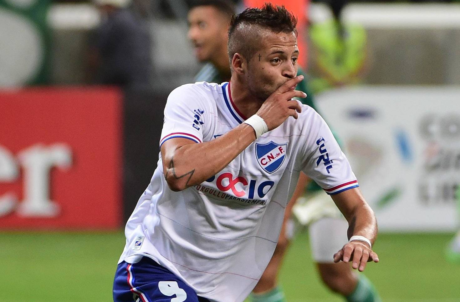 “Diente” de volta? Ex-Inter, Nico López desperta interesse de clube brasileiro e pode retornar ao país