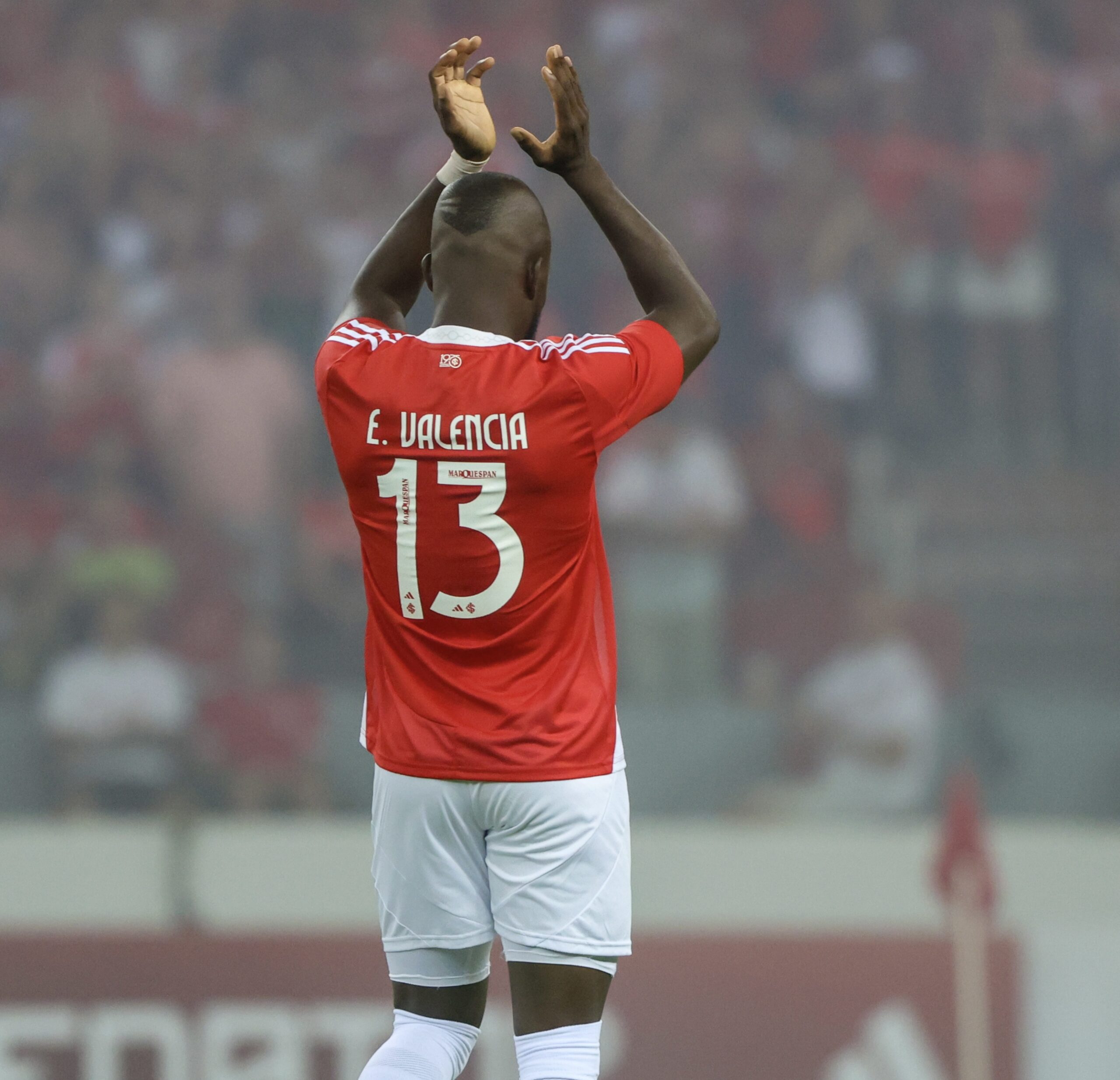 Segundo jornalista, Inter tem data pra estrear oficialmente novo uniforme