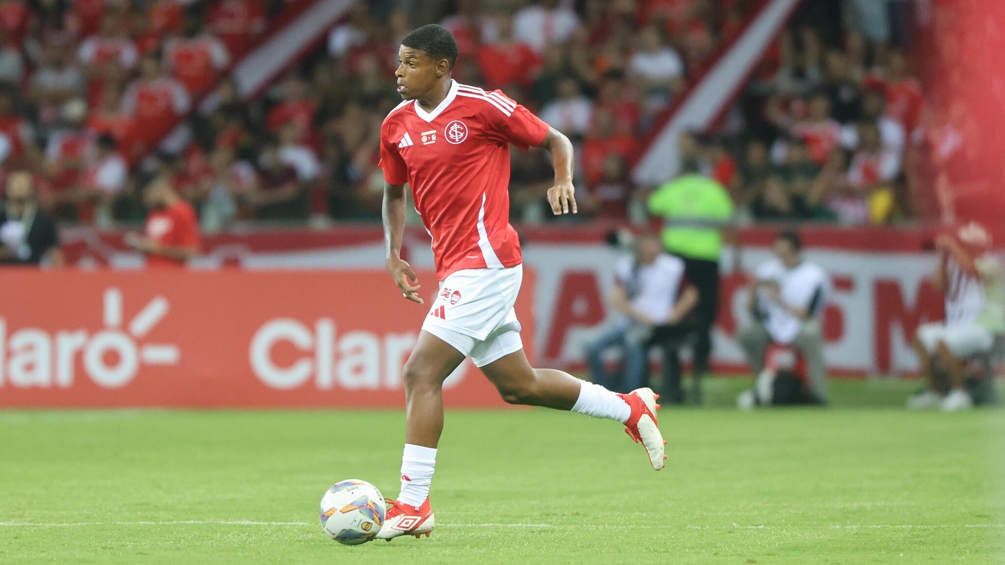Chance de ouro: Roger aposta na base para a estreia do Gauchão; confira os nomes: