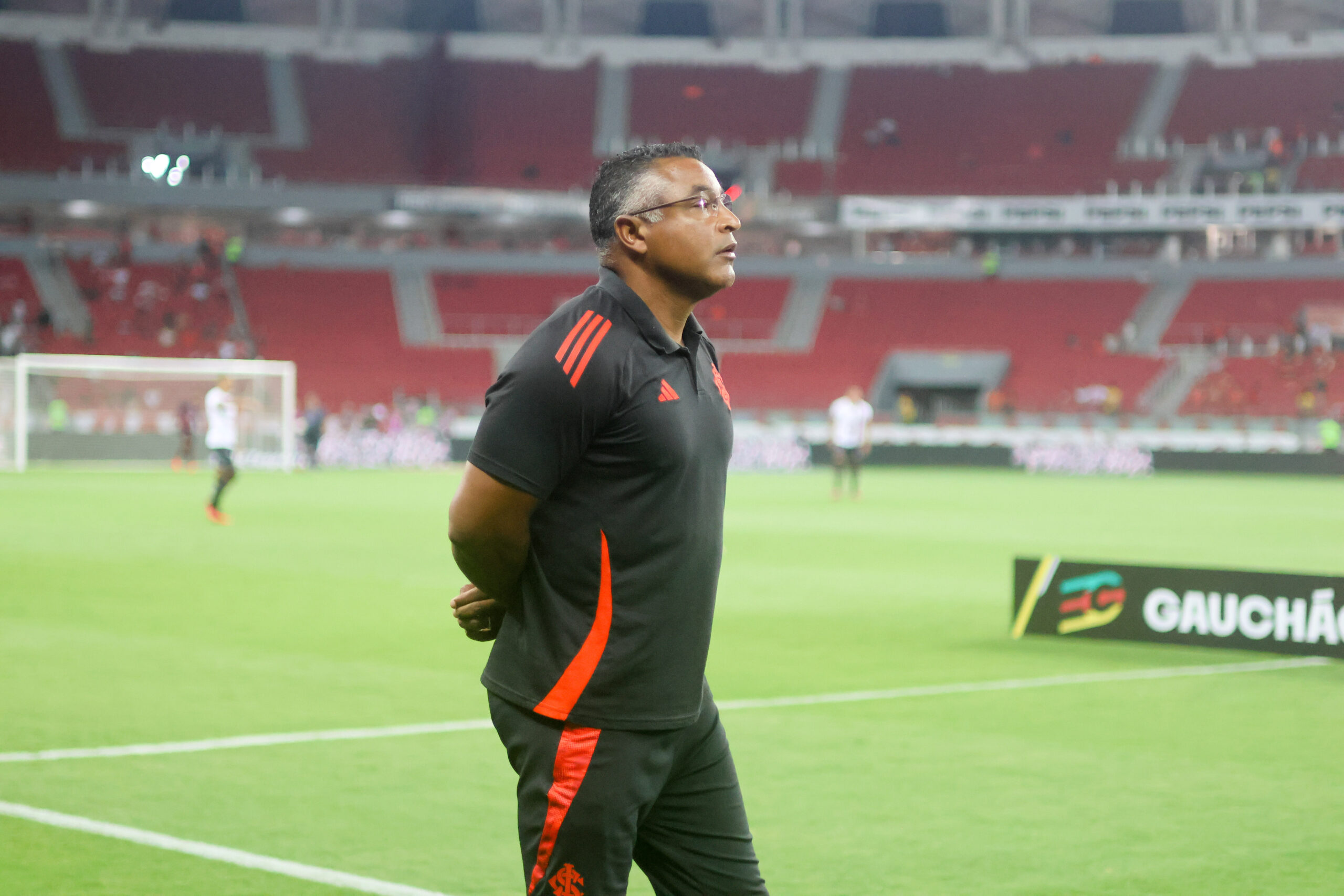 Clima hostil? Roger abre o jogo sobre reencontro com a torcida do Grêmio