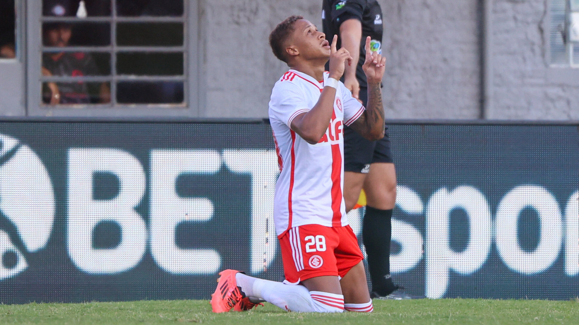 O que disse Vitinho após garantir a vitória do Inter contra o Caxias