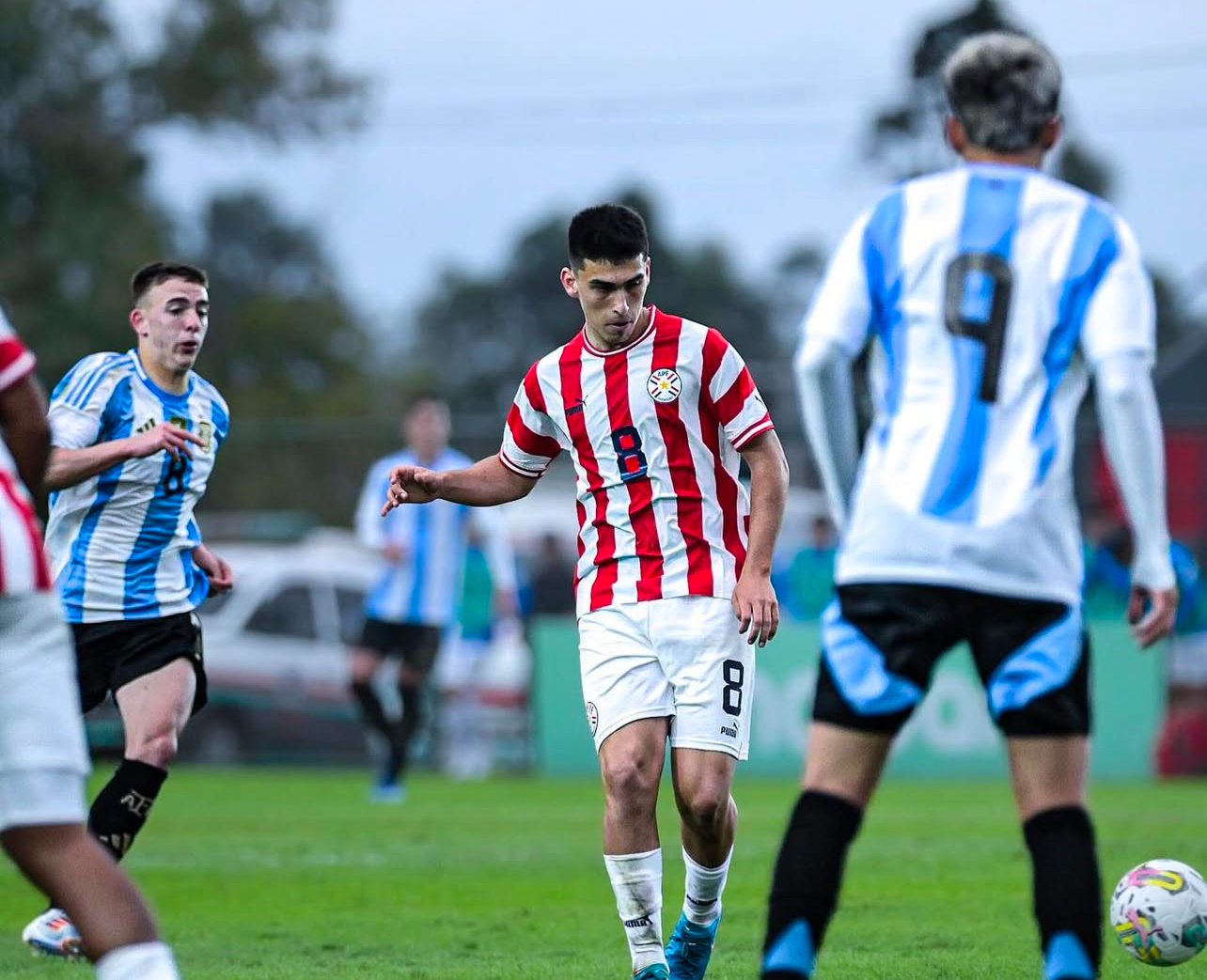 Filho de ídolo do Inter viraliza nas redes após atuar contra Gustavo Prado
