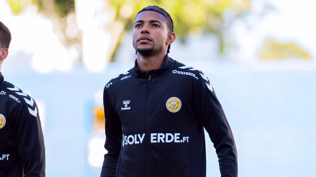 Definido o futuro de Matheus Dias, volante do Inter que estava emprestado