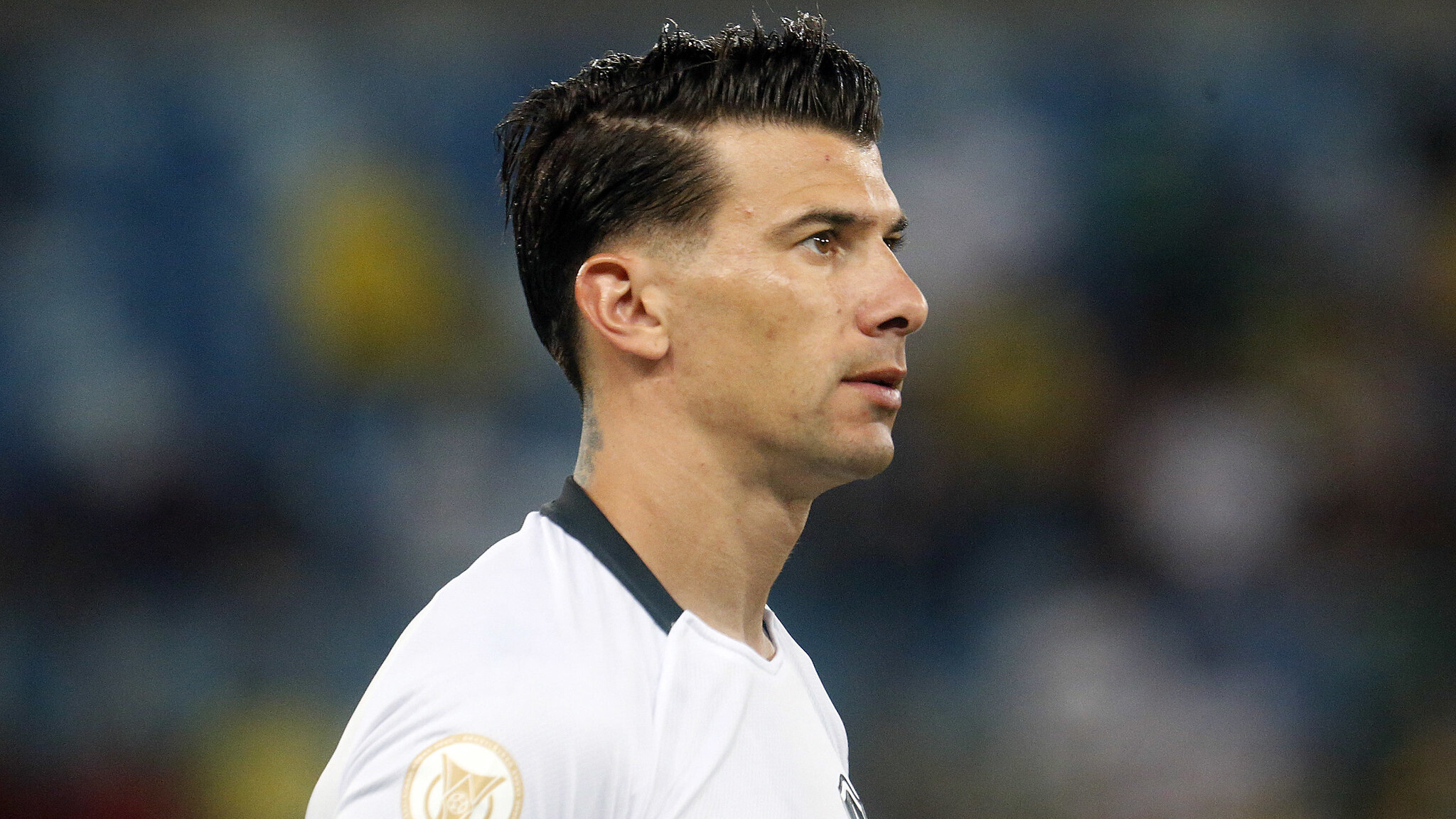 Ex-Inter, Victor Cuesta é anunciado em novo clube
