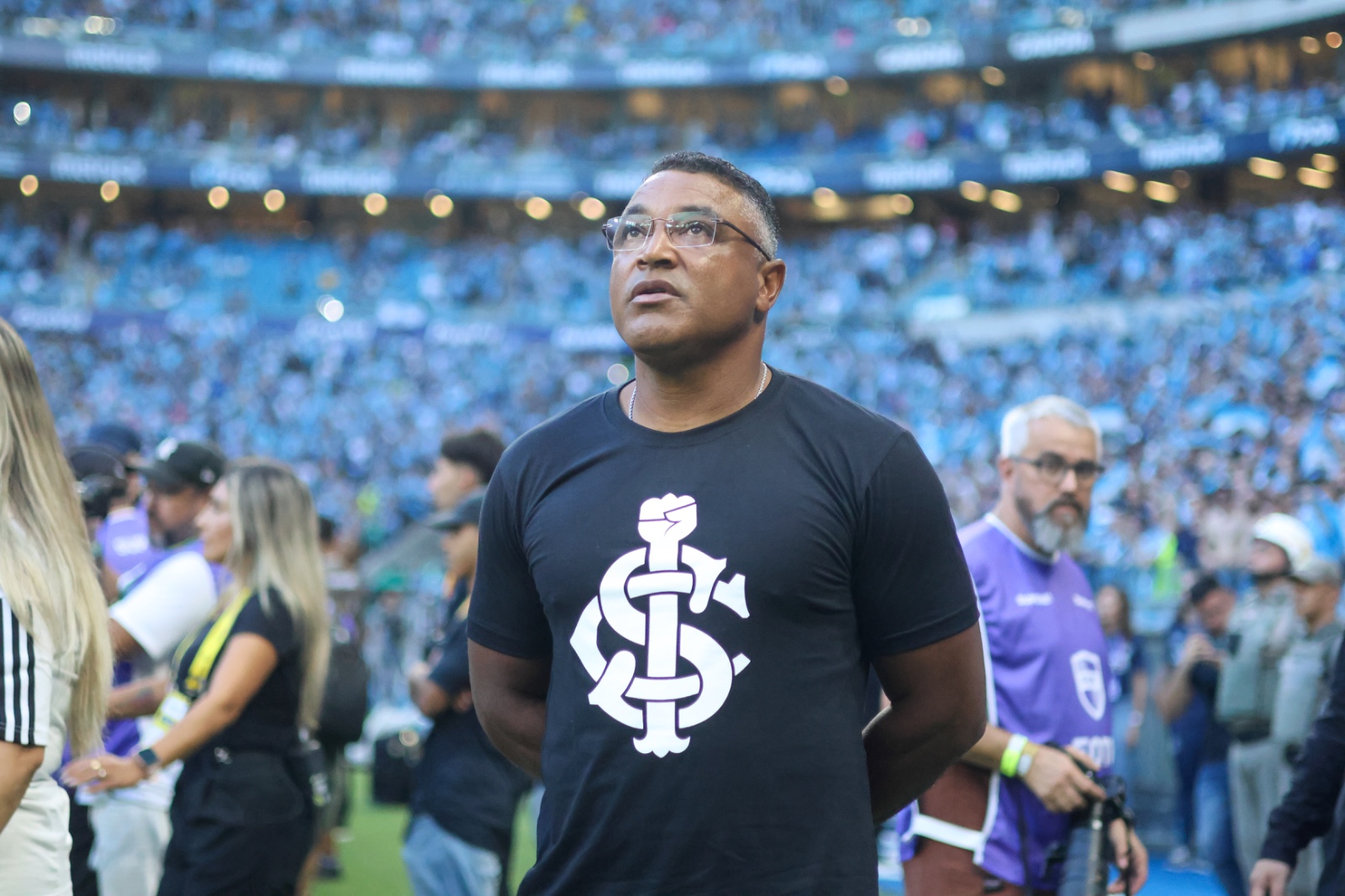 Roger Machado defende Aguirre e elogia evolução do lateral após vitória no Gre-Nal