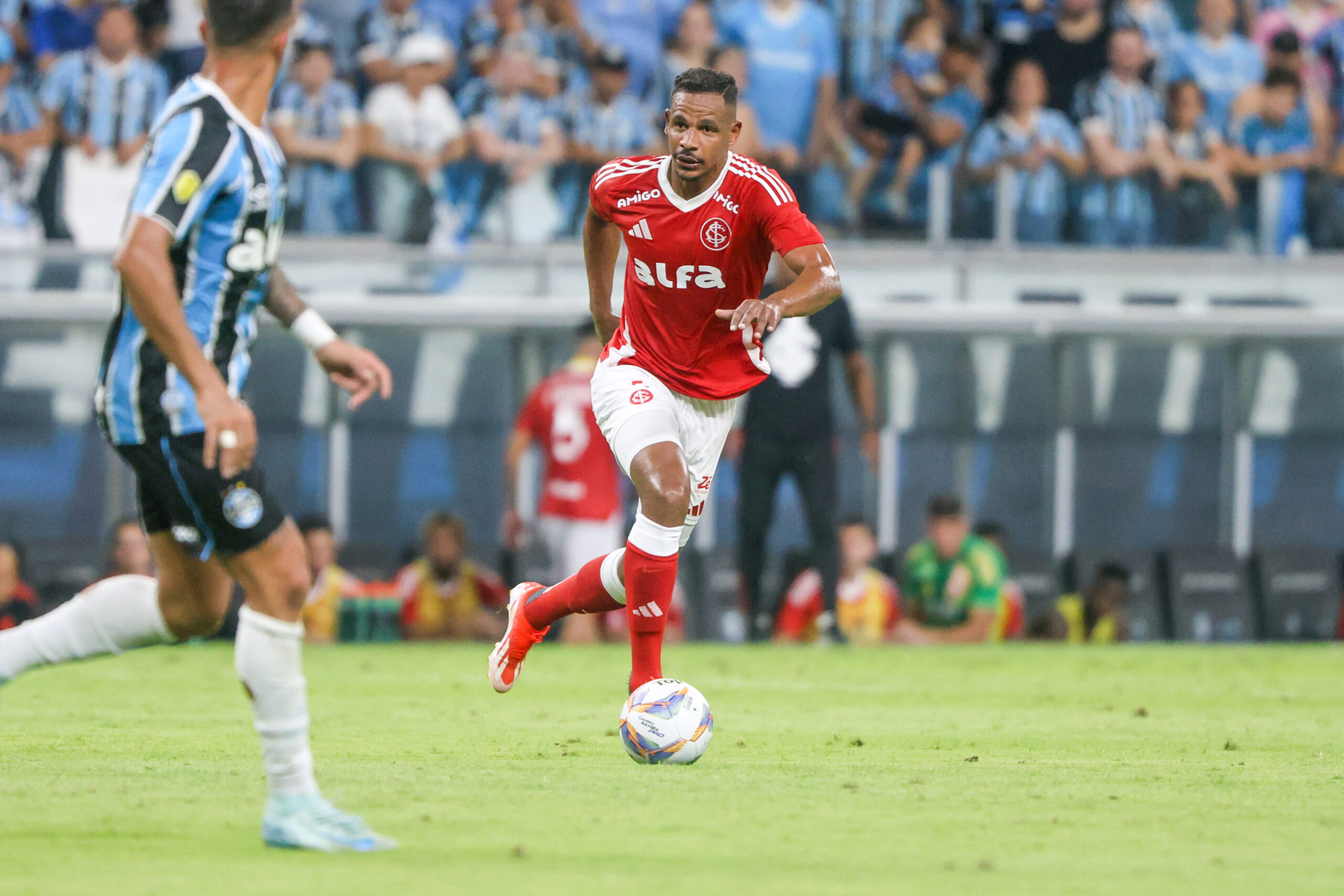 Destaque no Gauchão, Fernando lidera estatísticas e Inter quer renovar contrato