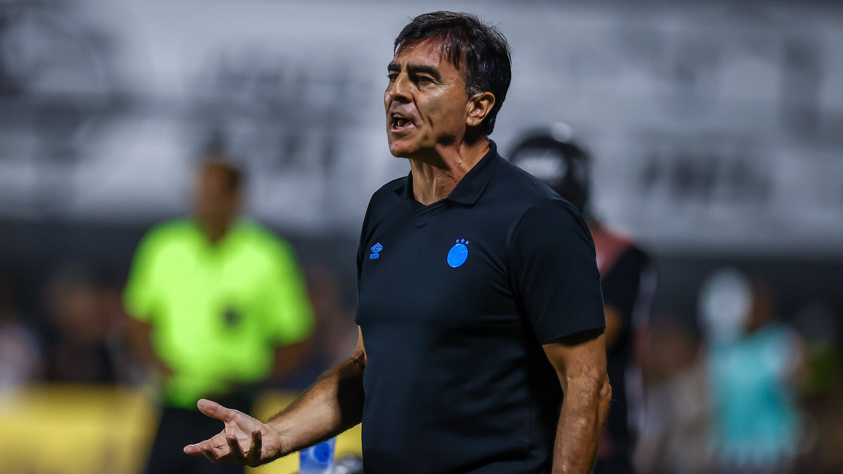 Bomba no rival! Queda de Quinteros no Grêmio já está definida em caso de derrota no Gre-Nal, revela jornalista