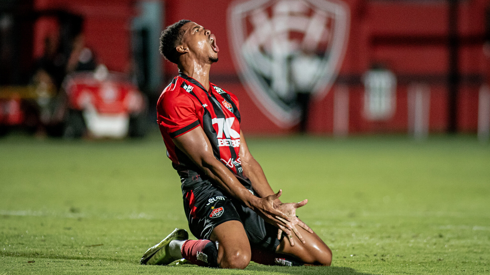 Derrota do Vitória amplia destaque em relação ao Inter; entenda