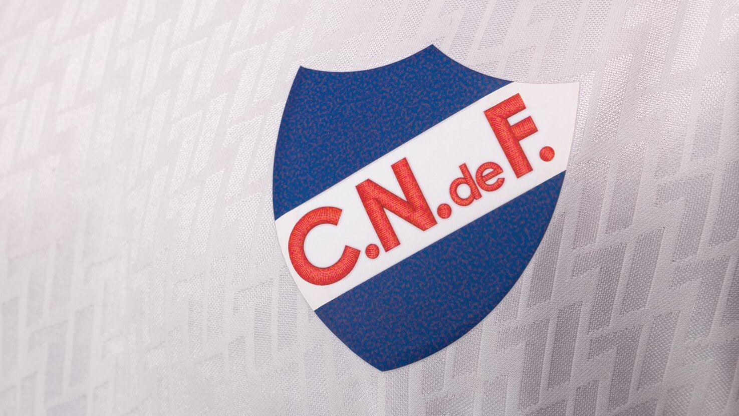 Após demitir treinador, Nacional avalia contratação de ex-Inter