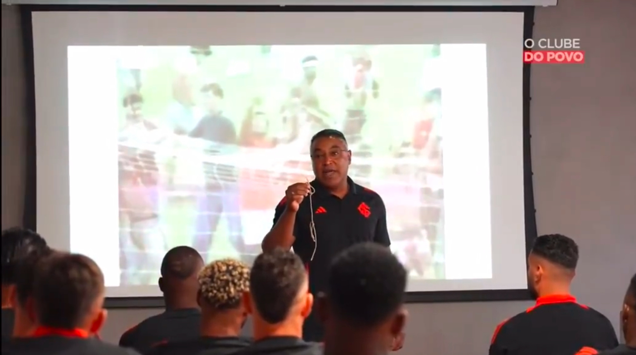O forte discurso de Roger Machado para os jogadores antes da final do Gauchão