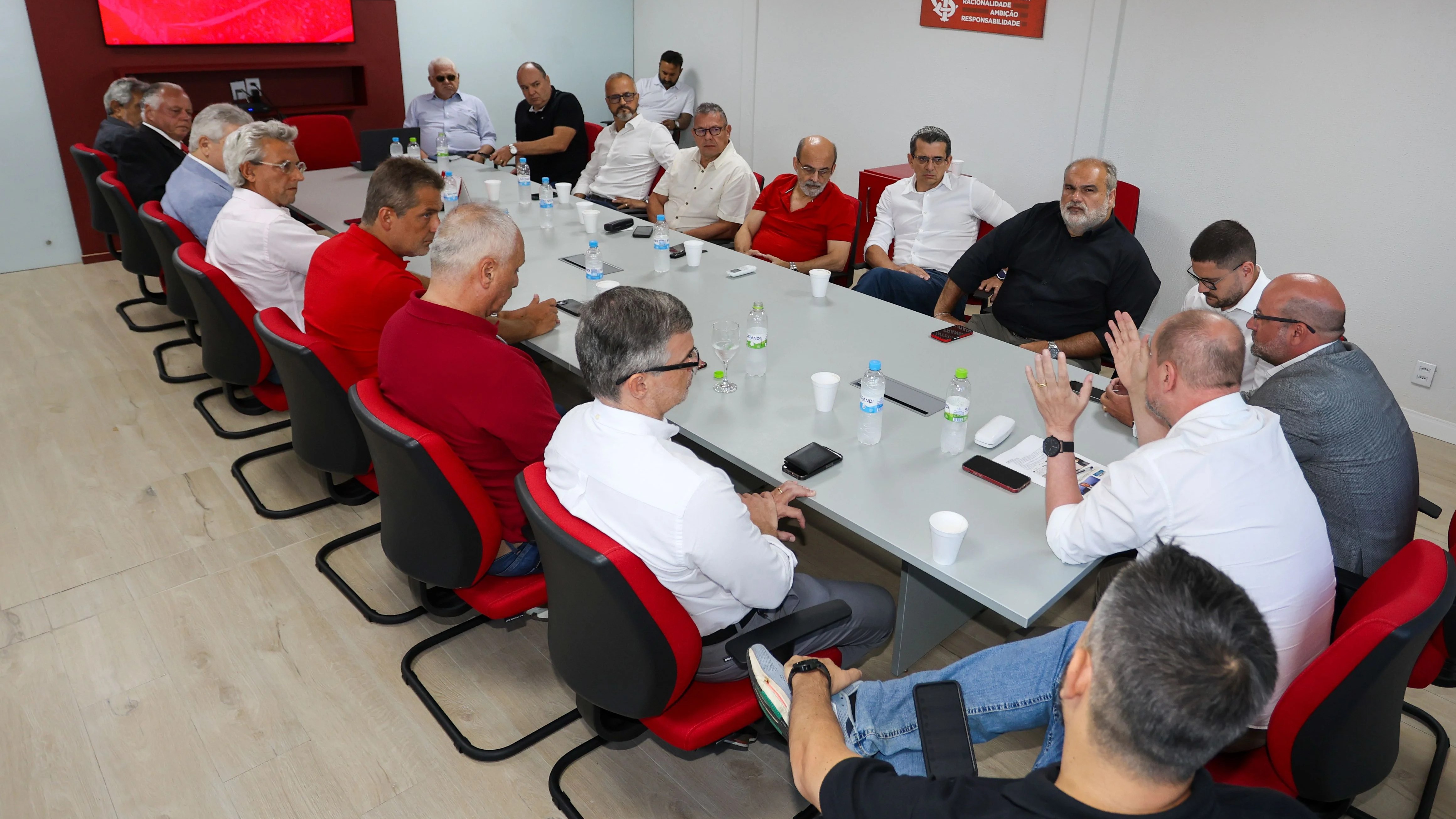 Inter revela reunião com ex-dirigentes do clube antes da final do Gauchão; saiba mais