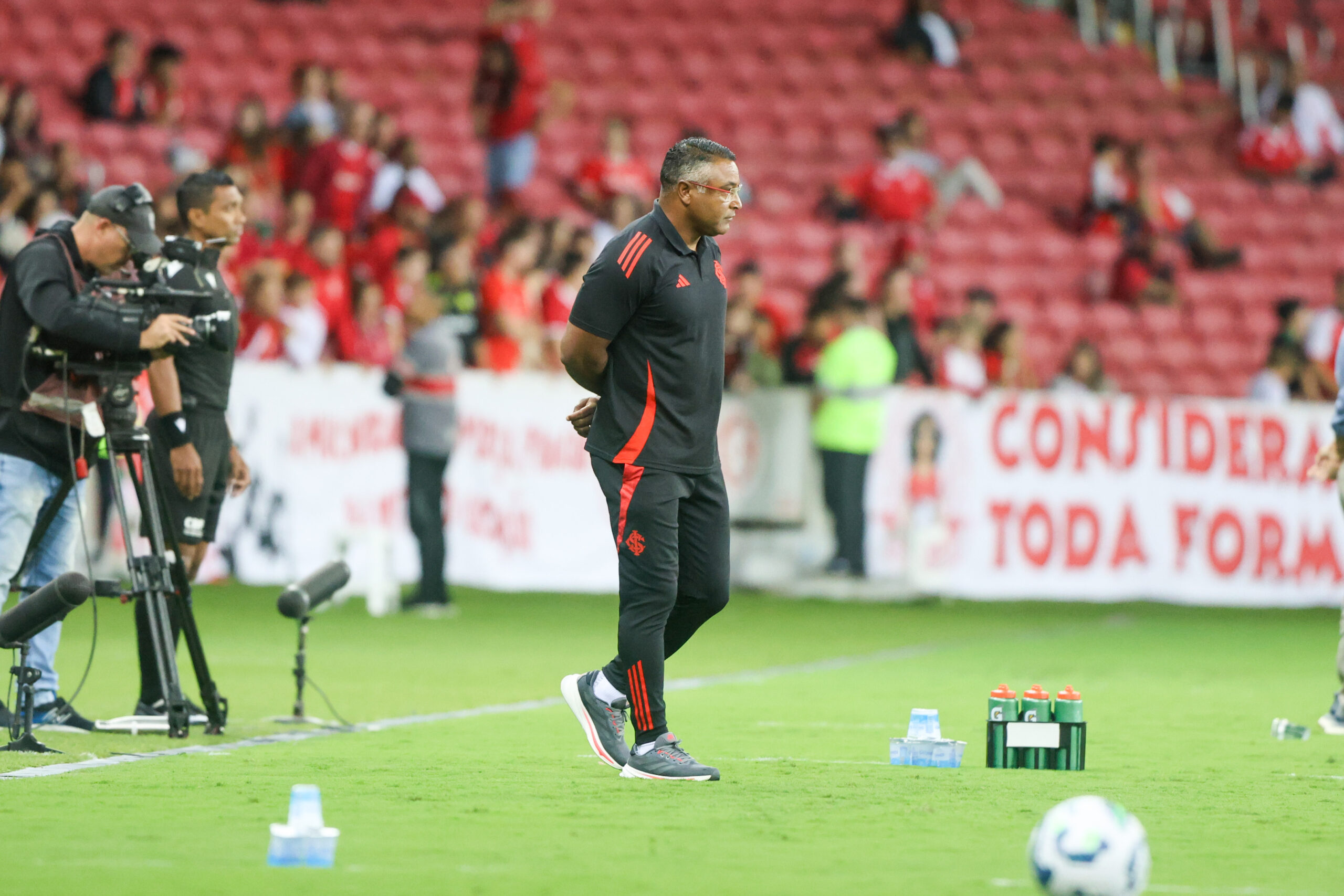 Roger da resposta sobre invencibilidade na temporada e faz destaque; veja