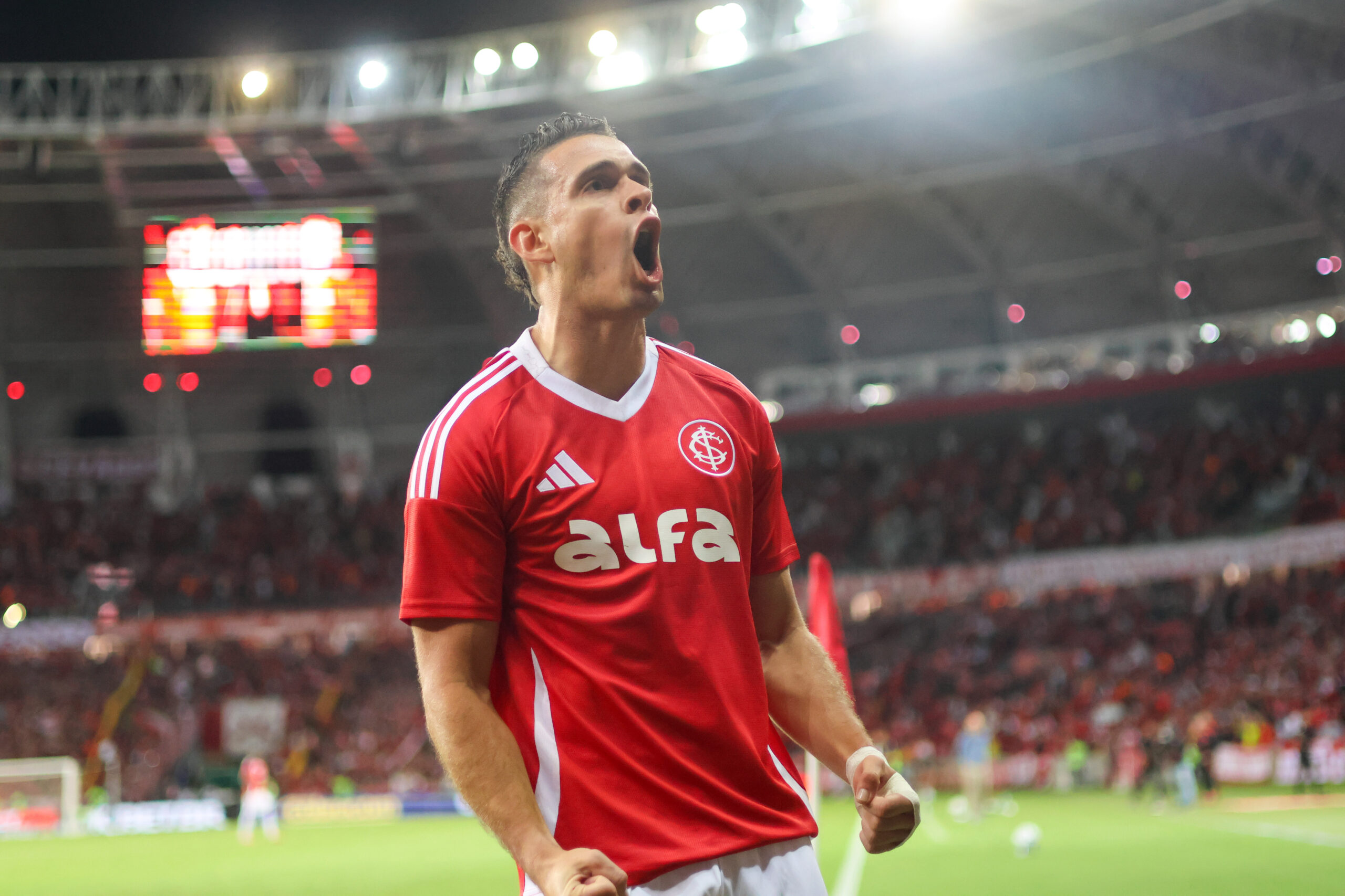 Inter dá show e vence o Cruzeiro no Beira-Rio