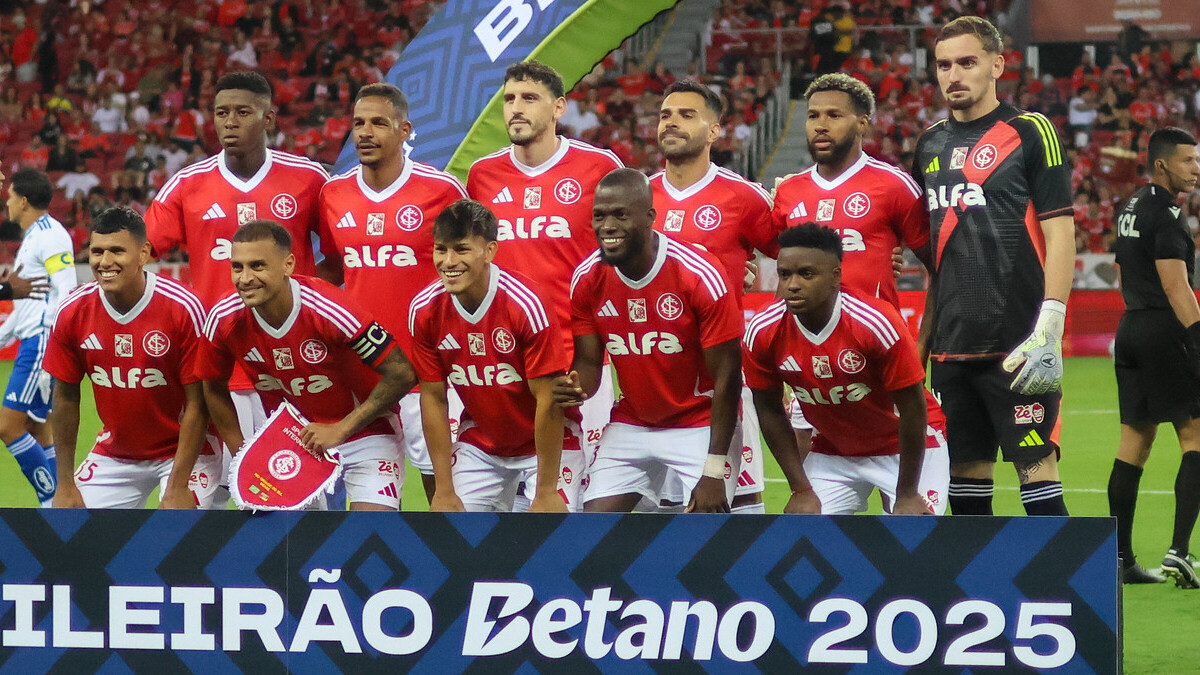 O jogador que ganhará sequência no time titular de Roger Machado