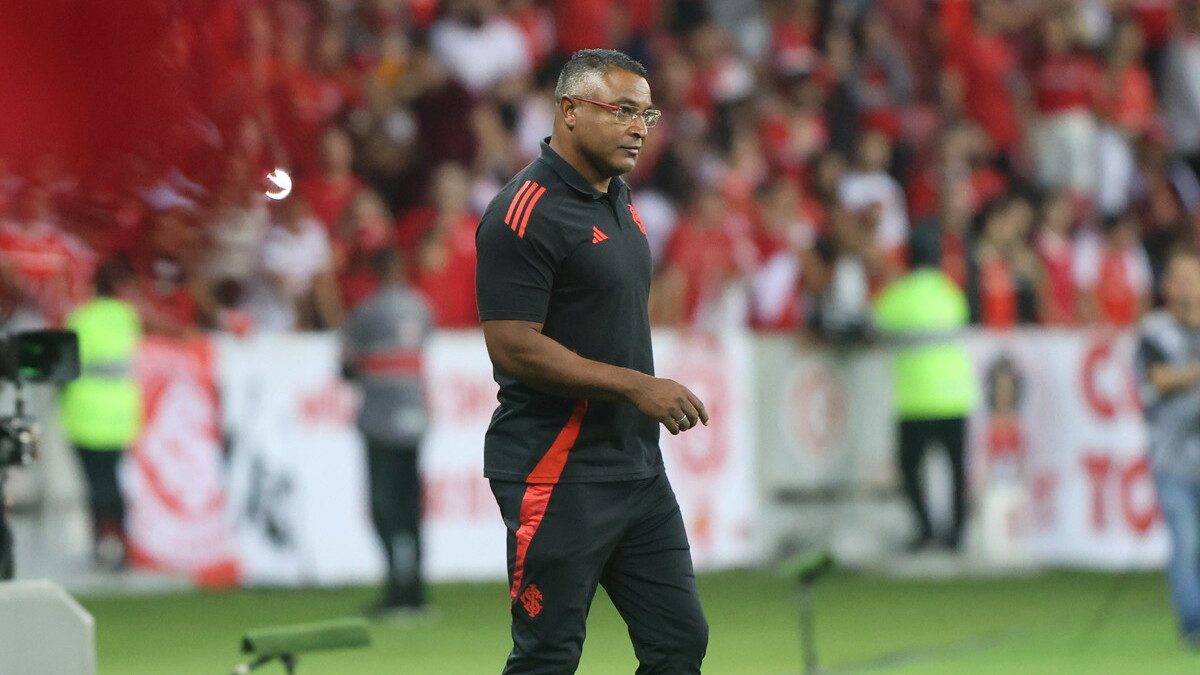 Roger Machado desabafa após nova derrota e admite frustração com desempenho do Inter no Brasileirão: “Deixamos a desejar”