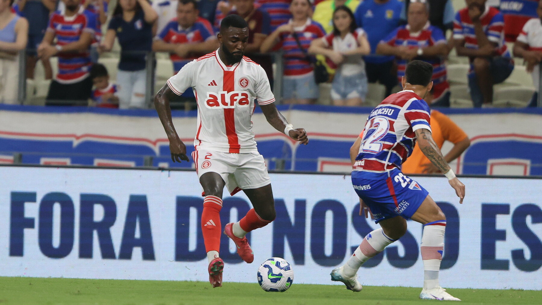 Entenda a indefinição sobre o futuro do lateral Ramon