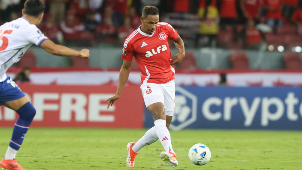 Precisão cirúrgica: Fernando mantém alto desempenho em sequência impressionante pelo Inter