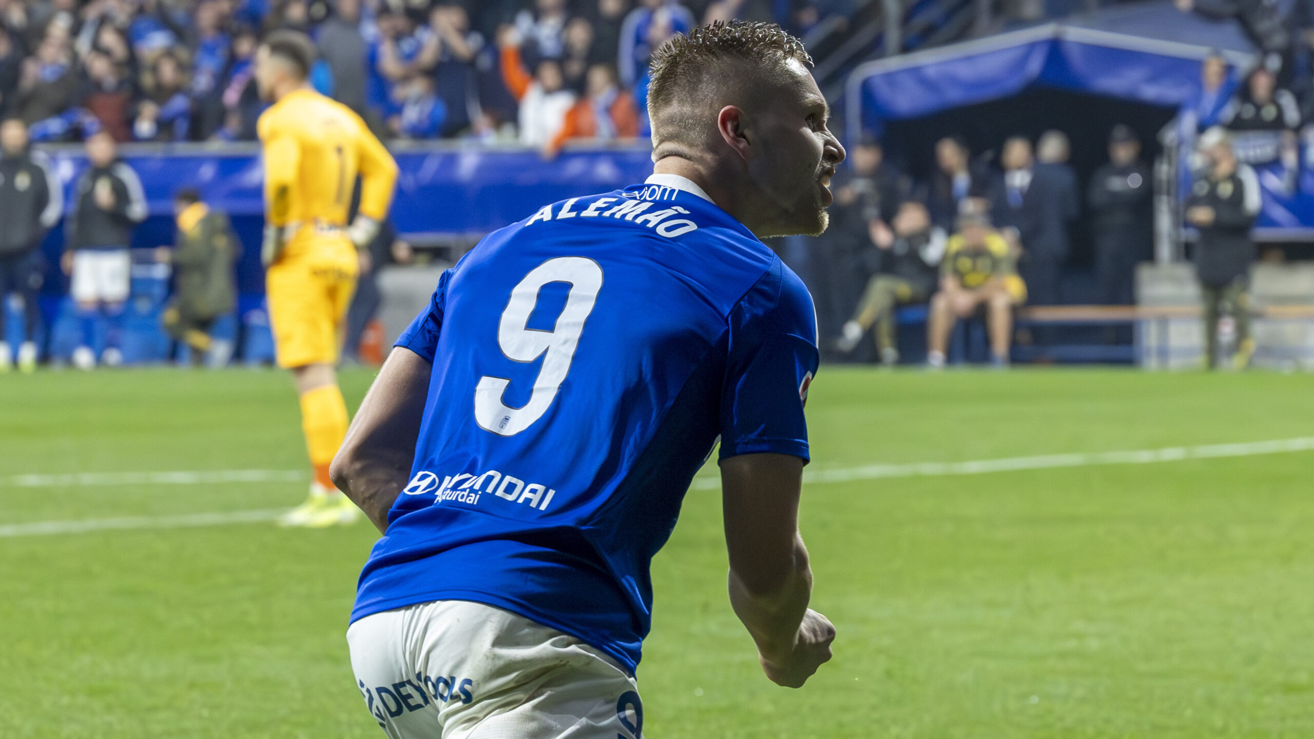 Ex-Inter, Alexandre Alemão celebra acerto com novo clube: “Muito motivado”