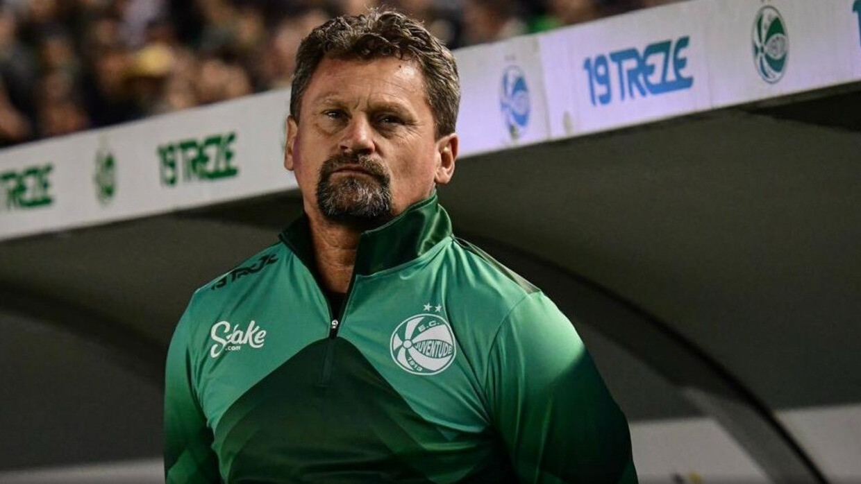 O novo time de Fábio Matias, técnico campeão da Copinha pelo Inter