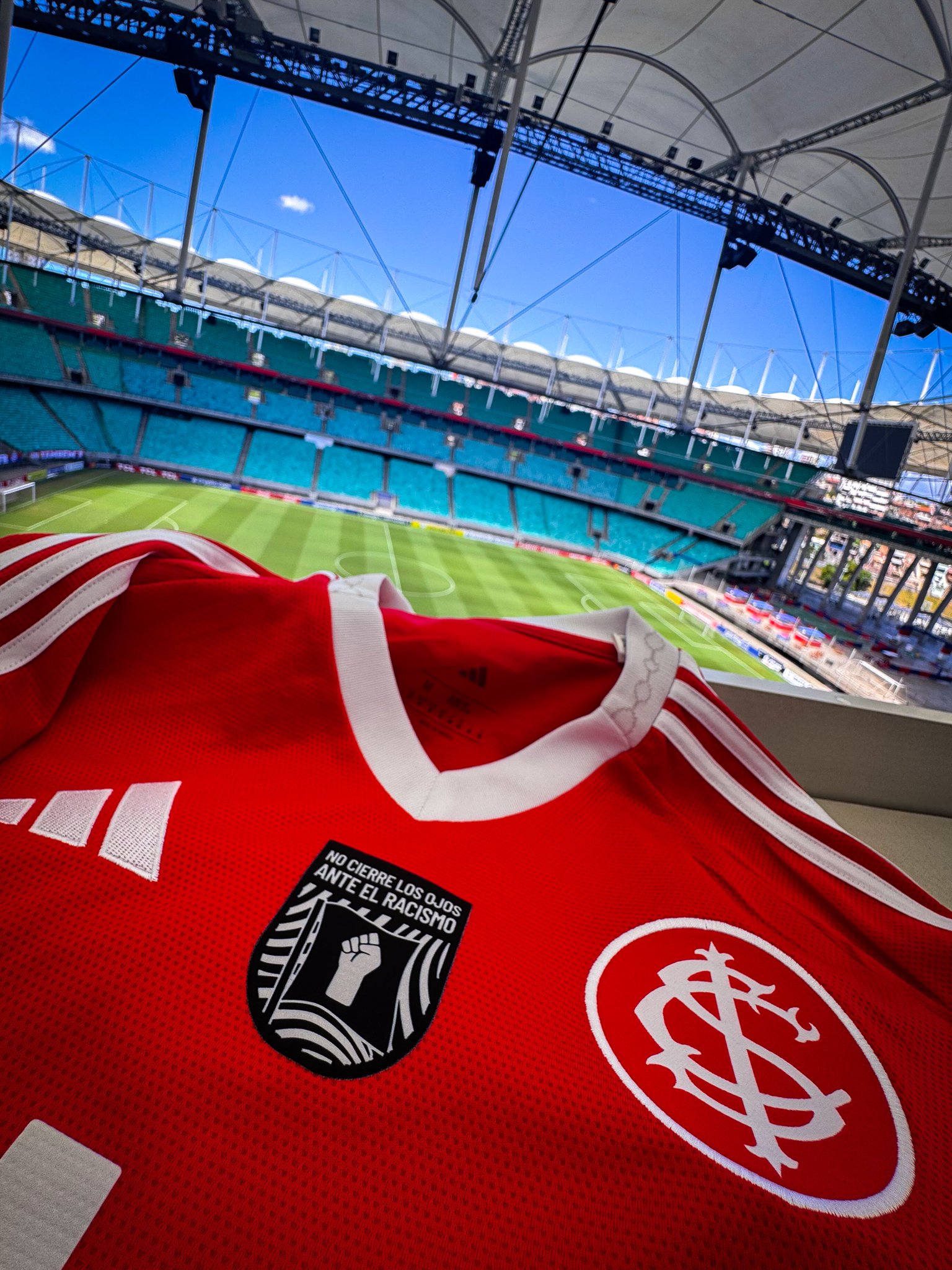 Bahia e Inter se unem contra o racismo em estreia na Libertadores