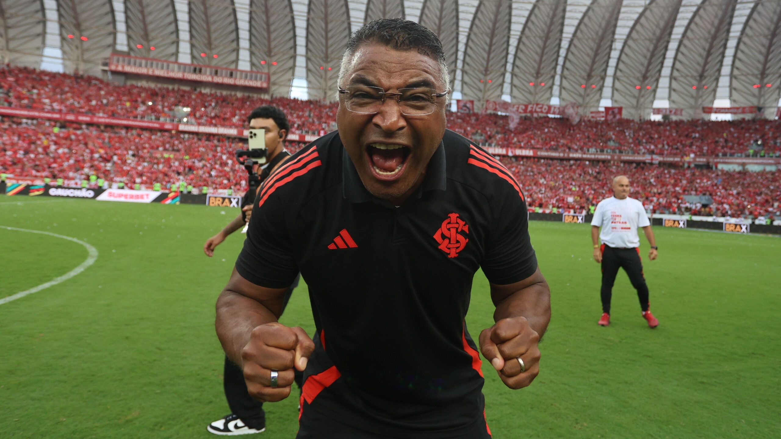 A resposta de Roger Machado após revelação feita por dirigente da CBF