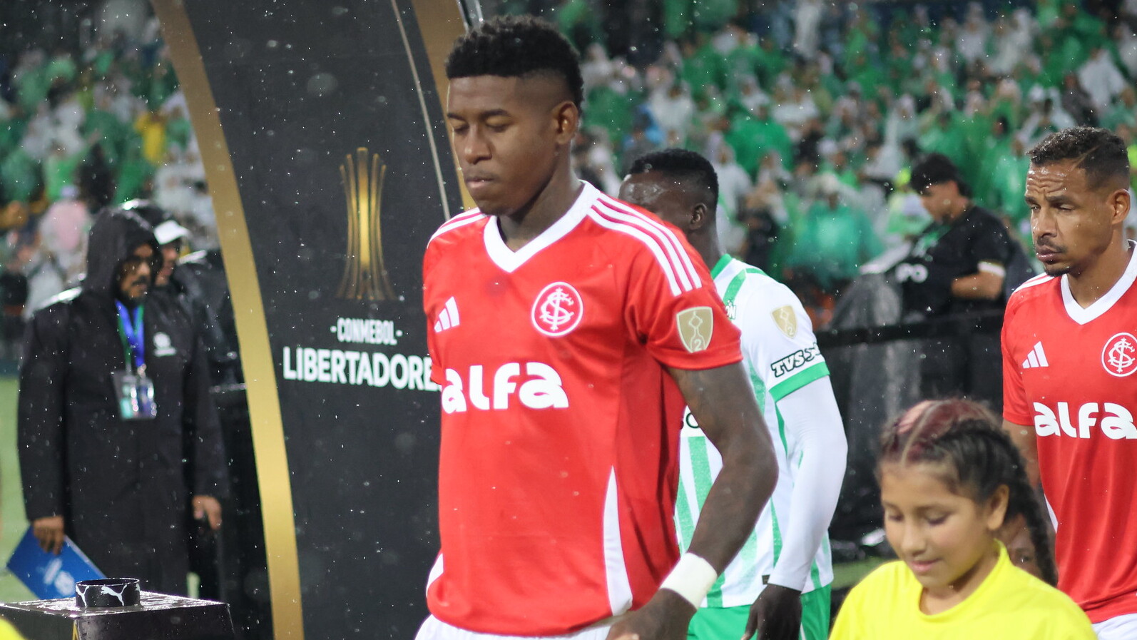 Sobre uma possível saída de Vitão na metade da temporada