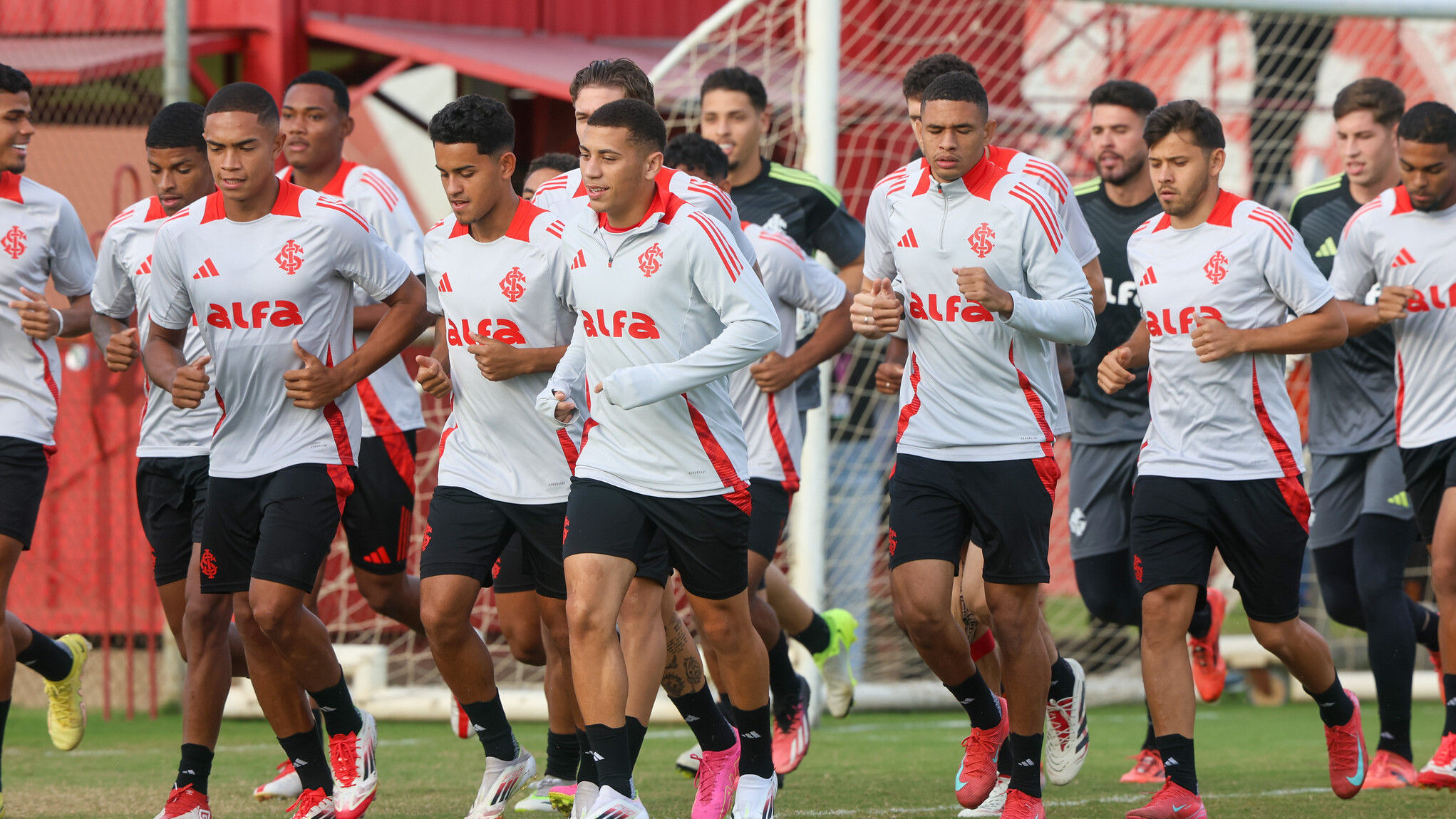 Preparação finalizada! Inter tem desfalque importante e pode ter mudança no ataque para encarar o Fluminense no Beira-Rio