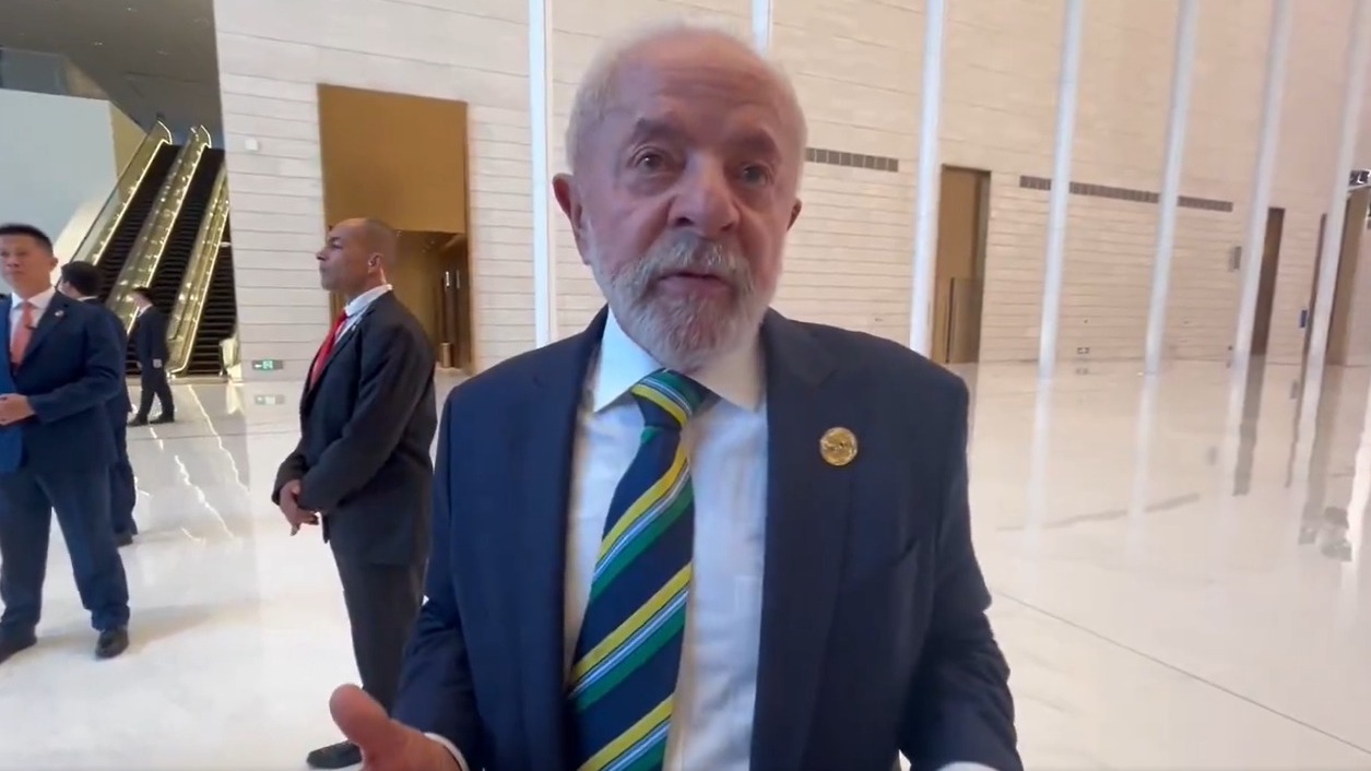Ideia de Lula sobre a Seleção Brasileira gera debate entre os colorados; entenda