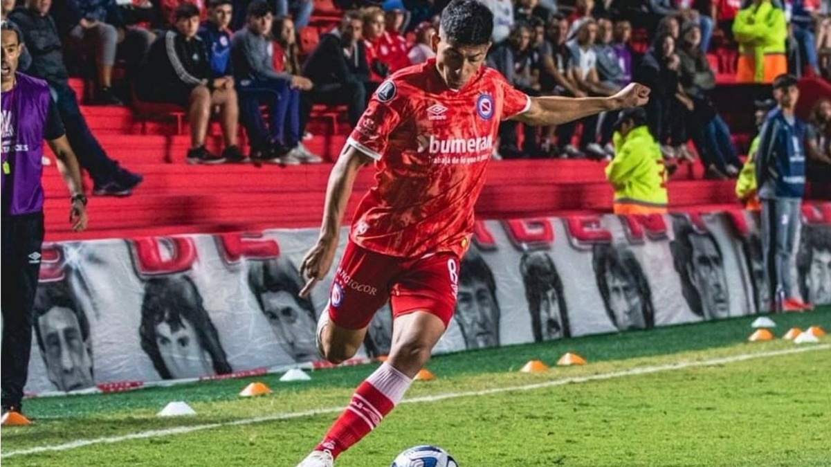 O modelo inicial de negócio proposto pelo Inter para comprar Alan Rodríguez