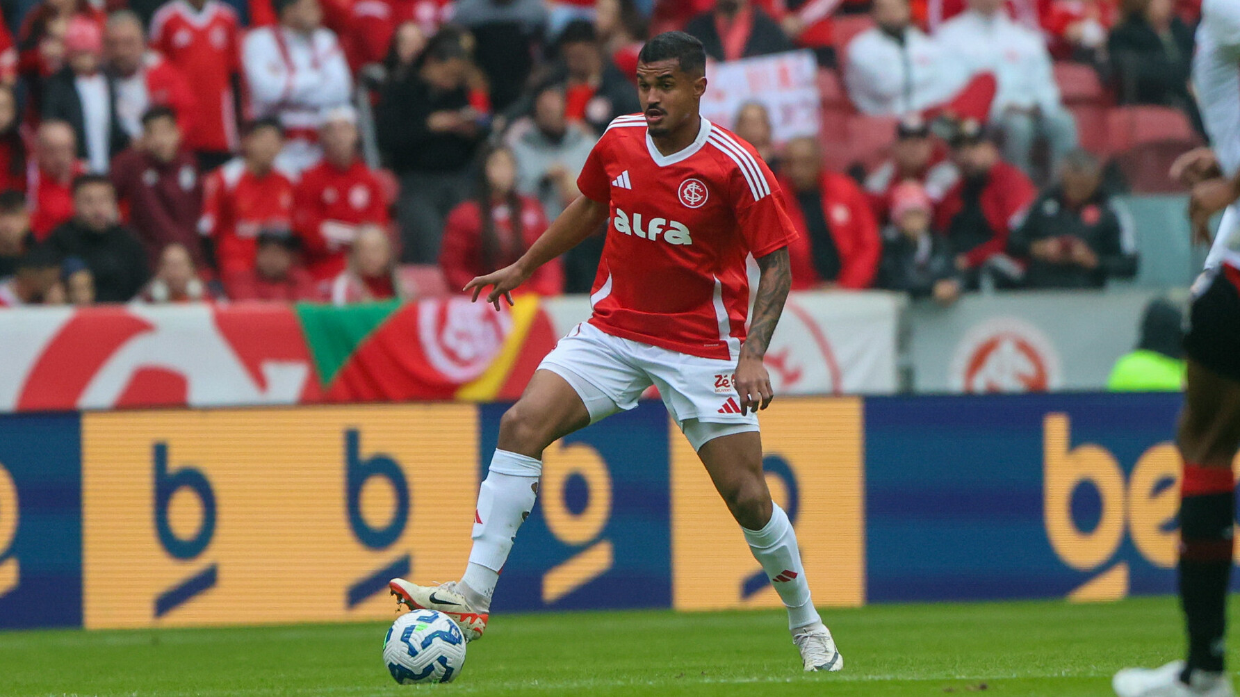 Revelado detalhe importante sobre a atuação de Clayton Sampaio contra o Vitória