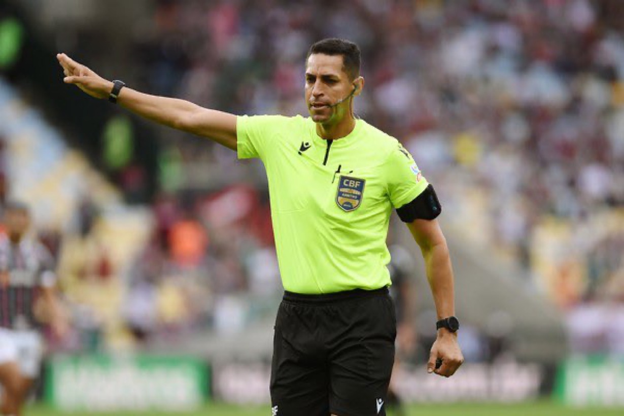 Definido! CBF divulga arbitragem de Inter x Vitória pelo Brasileirão