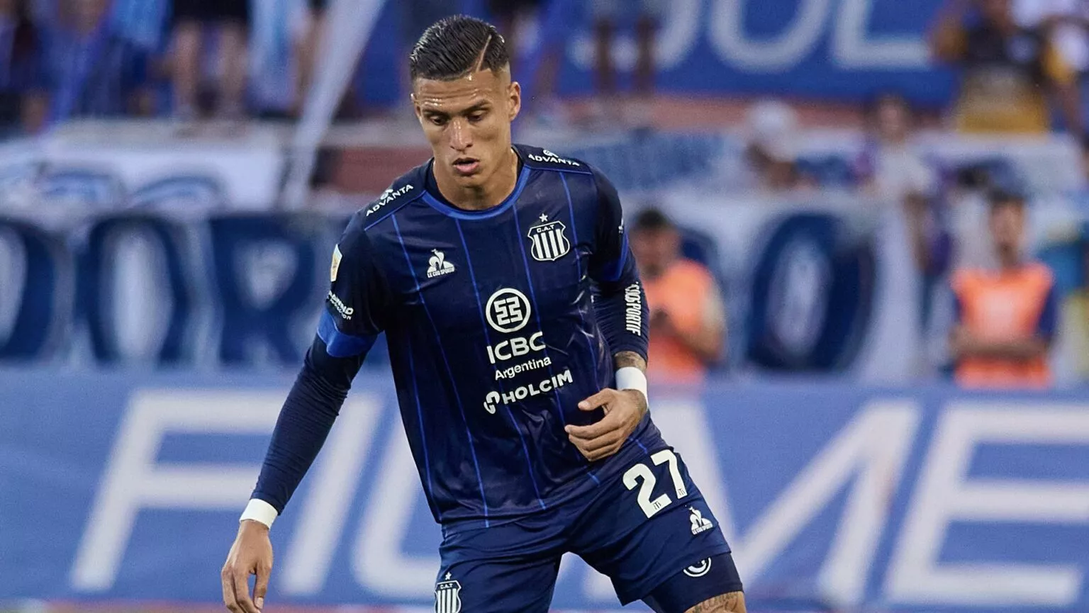 Após proposta recusada, Inter mantém esperança de contratar volante colombiano